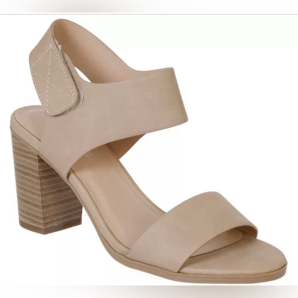 Soda Women's Faux Leather Block Heels NWB